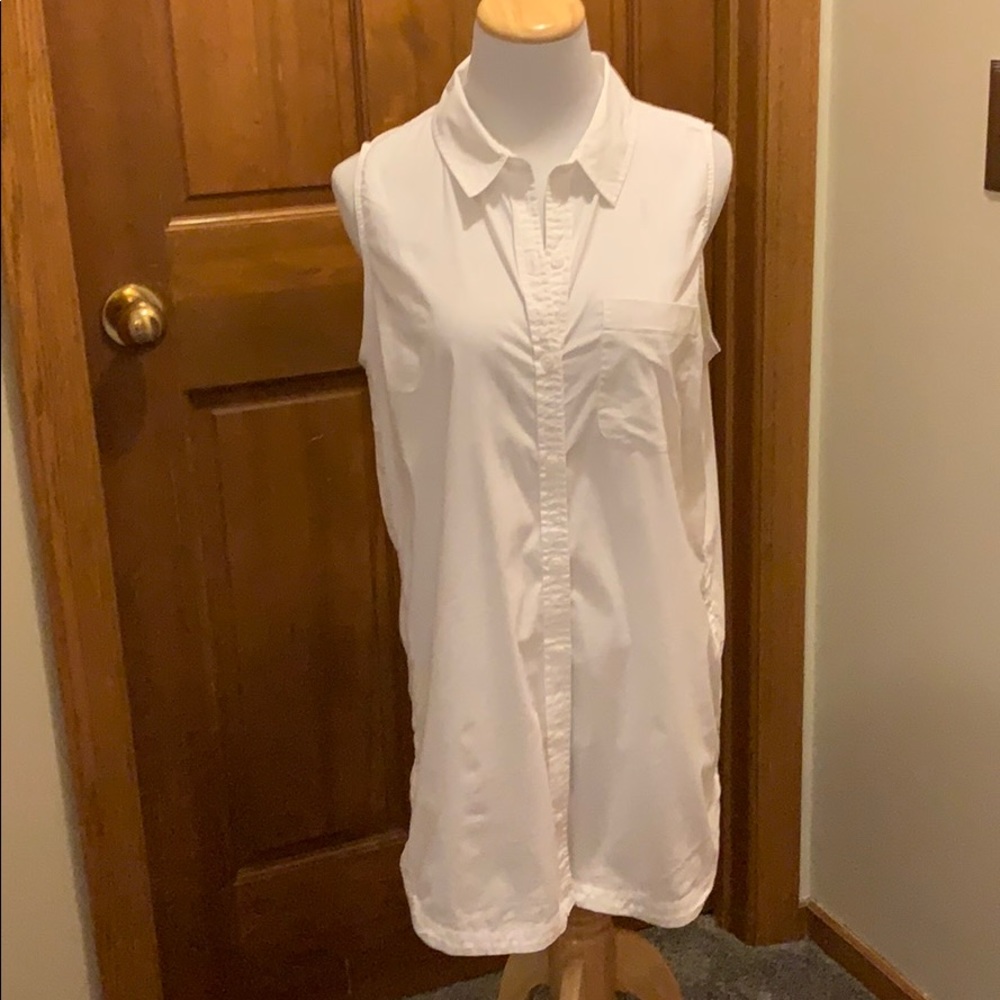 Athleta long layering sleeveless shirt